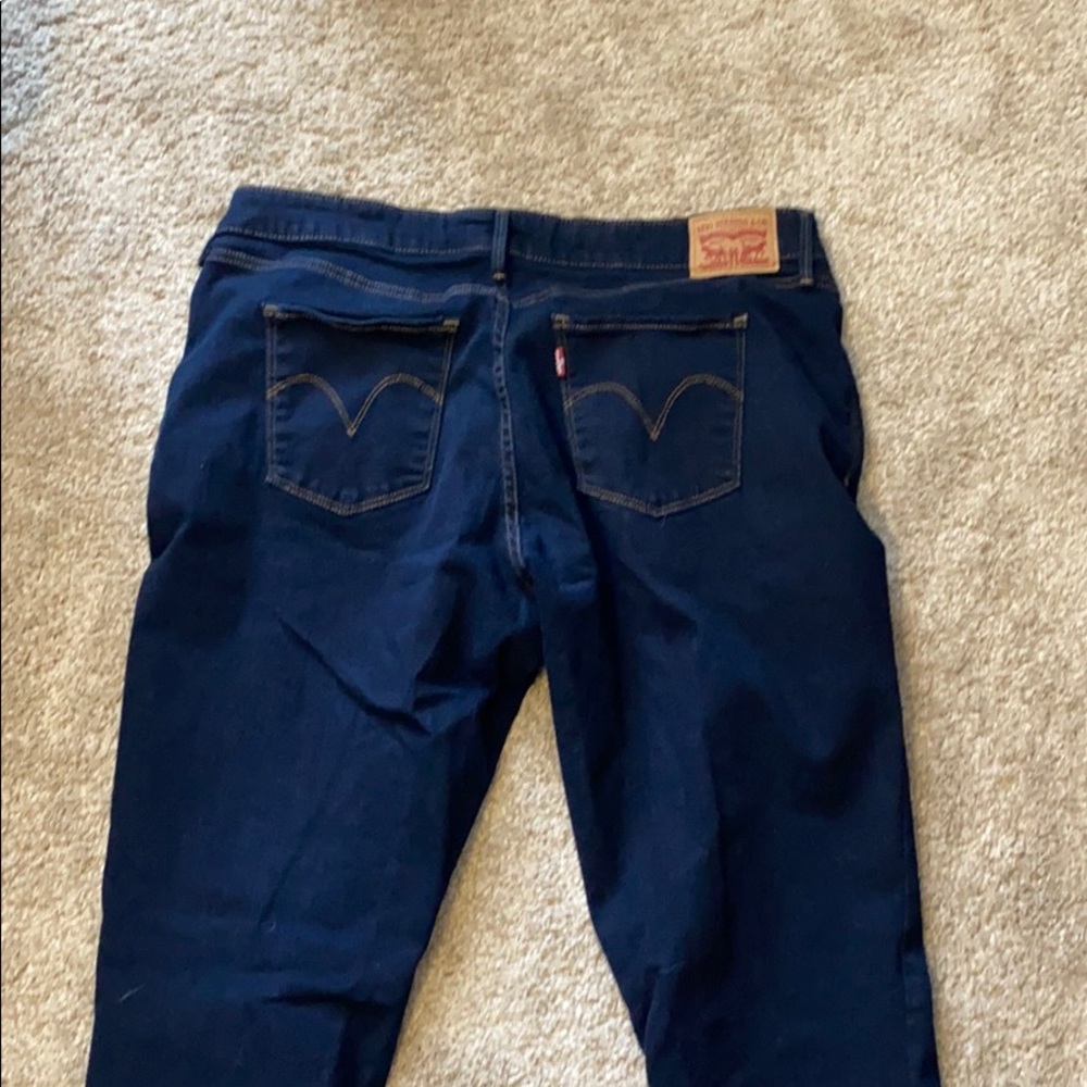 Levi Classic Mid Rise Skinny WORN ONCE!